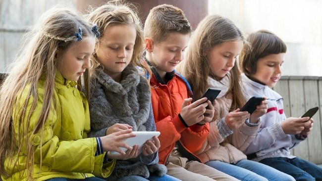 Childhood is true when there is no smartphone, right? Picture 1