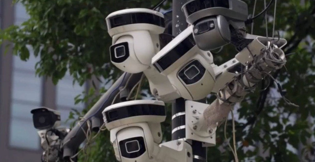 China's 170 million surveillance camera system can find BBC correspondents in just 7 minutes Picture 1