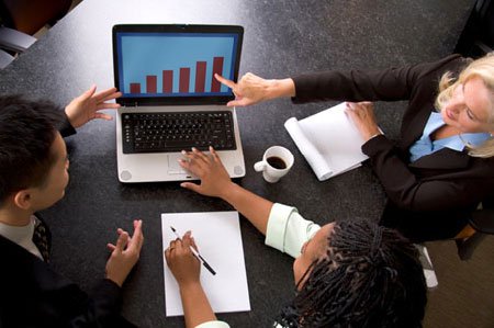 Choose to buy a tablet or laptop in Vietnam Picture 4