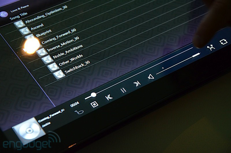 Close up of Acer Iconia two-screen laptop Picture 17