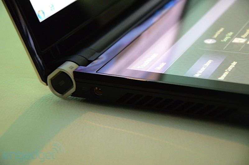 Close up of Acer Iconia two-screen laptop Picture 19