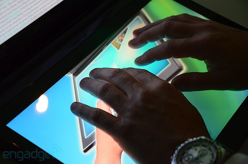 Close up of Acer Iconia two-screen laptop Picture 26