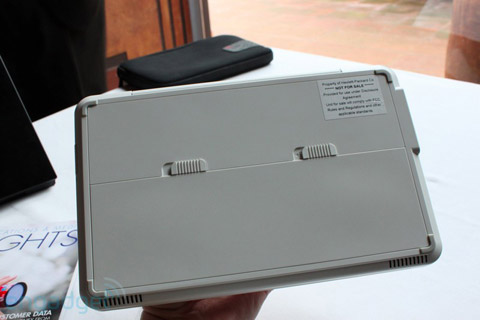 Close up of Compaq AirLife 100 running Android Picture 11