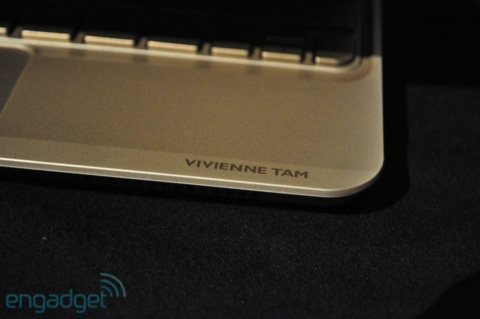 Close up of the new HP Mini 210 Vivienne Tam Picture 8