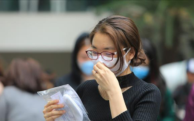 Close-up of how the medical mask production line operates? Picture 9