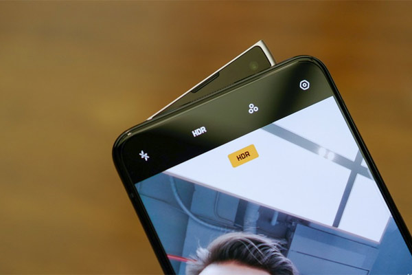 Close-up of Oppo Reno 2, 4 main cameras, 20x zoom, video stabilization Picture 12