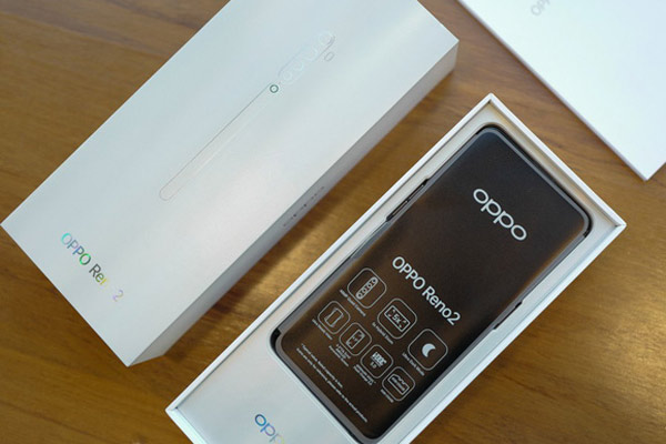 Close-up of Oppo Reno 2, 4 main cameras, 20x zoom, video stabilization Picture 2
