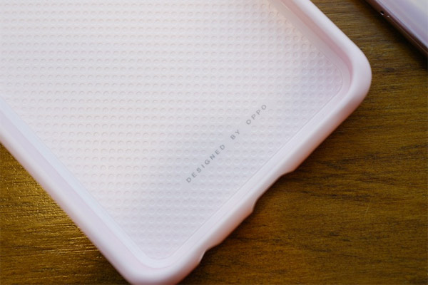 Close-up of Oppo Reno 2, 4 main cameras, 20x zoom, video stabilization Picture 5