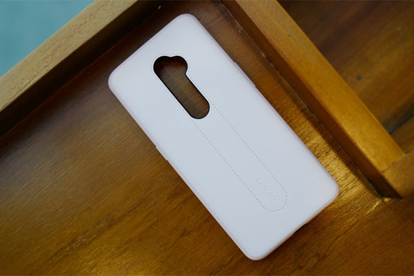 Close-up of Oppo Reno 2, 4 main cameras, 20x zoom, video stabilization Picture 7