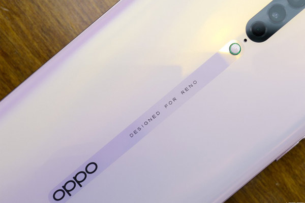 Close-up of Oppo Reno 2, 4 main cameras, 20x zoom, video stabilization Picture 8