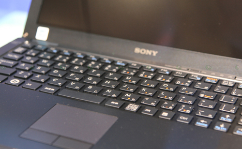 Close-up of 'slender woman' Vaio X Picture 8