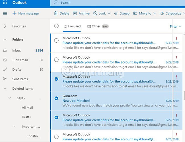 Compare Gmail and Outlook.com Picture 4