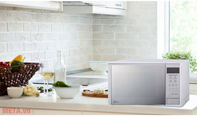 Compare the current best 3 microwave oven prices: Sharp, Panasonic, LG Picture 3