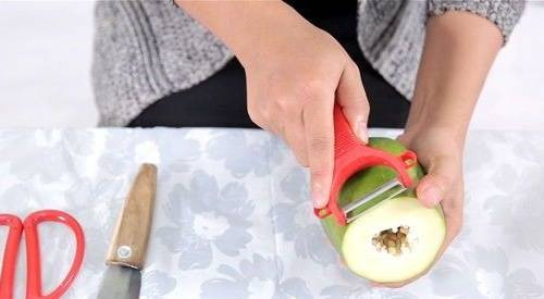 Decorate the Mid-Autumn fruit tray with roses, chrysanthemum, water lily made from super beautiful papaya Picture 13