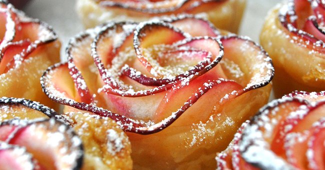 Delicious and beautiful rose flower apple cake for wife and mother on March 8 Picture 12