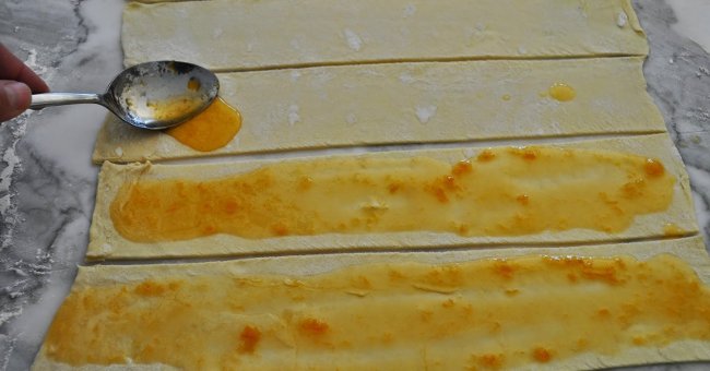 Delicious and beautiful rose flower apple cake for wife and mother on March 8 Picture 5