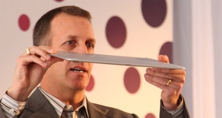 Dell 9.9 mm thin Dell Adamo showing off Picture 1