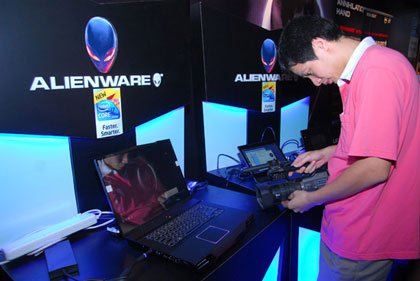 Dell Demonstrated The Alienware M11x Gaming Laptop