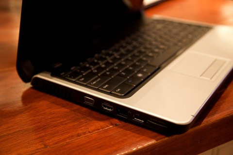 Dell Inspiron Z thin light low price Picture 5