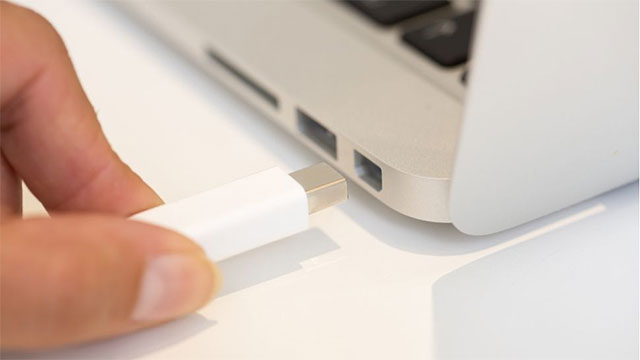 Detecting a Thunderbolt flaw allows a hacker to steal system data for 5 minutes Picture 1