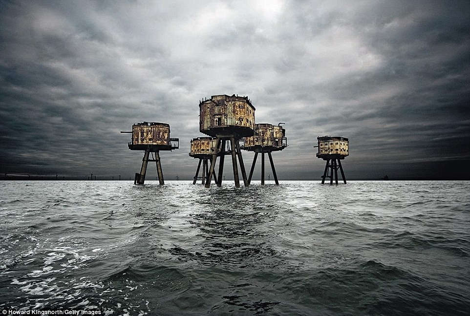 Discover abandoned places full of ghosts in the world Picture 16