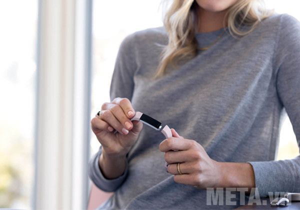 Discover immediately 7 highlights only in Fitbit Alta HR health bracelets Picture 2