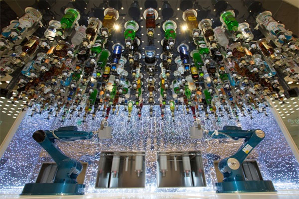 Discover inside the planet's largest yacht, it can serve nearly 7,000 passengers Picture 12