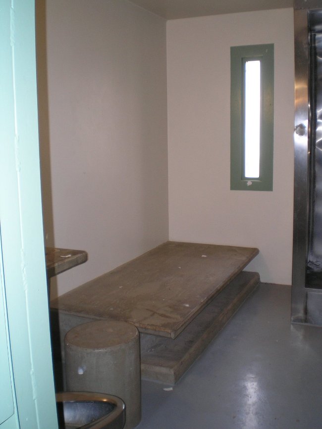 Discover the difference between the most secure prison in Norway and the United States Picture 16