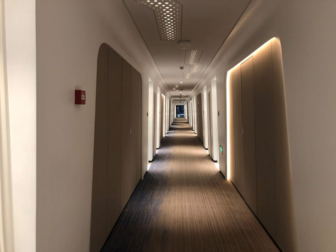 Discover the hotel that looks like a spaceship, robot 'serving the teeth' of Alibaba Picture 11