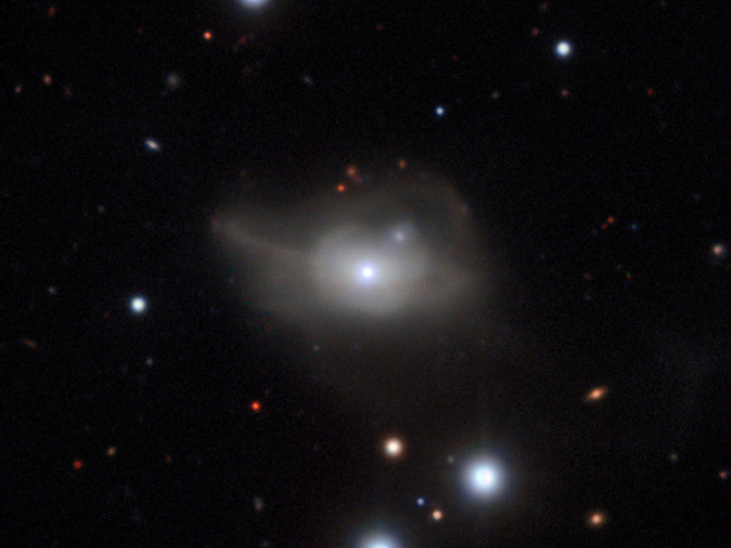 Discover the terrible war between two giant black holes in the universe Picture 1