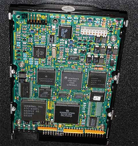 Dissecting Apple Macintosh computers Picture 10