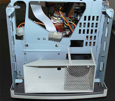 Dissecting Apple Macintosh computers Picture 11