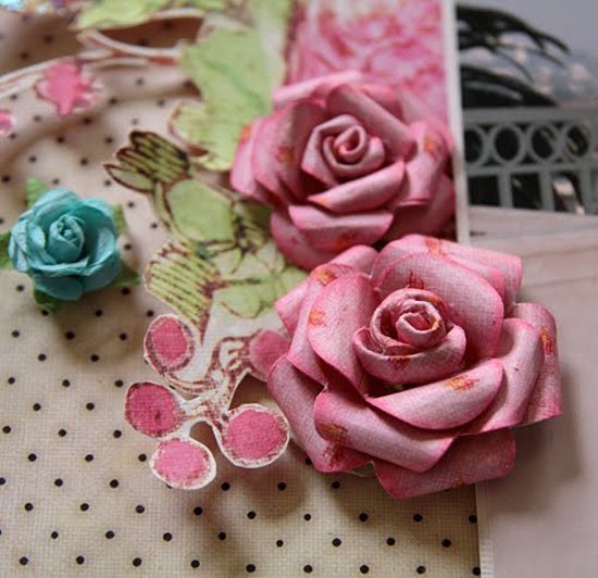 DIY paper roses decorate beautiful photo frames for Vietnamese Women's Day 20-10 Picture 12