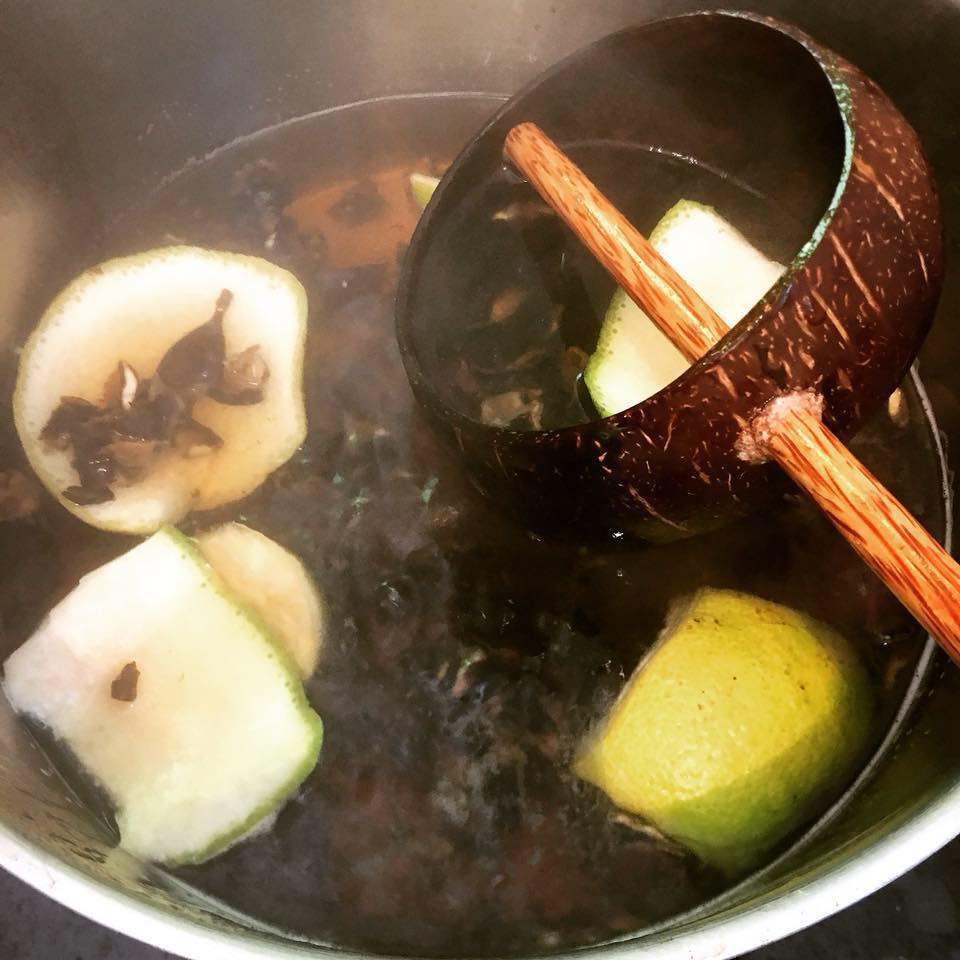 Does shampooing with locust hair grow longer and thicker? Picture 7