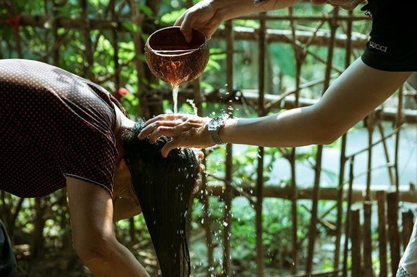 Does shampooing with locust hair grow longer and thicker? Picture 9