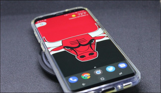 Does the wireless charger work with the phone protection panel? Picture 1