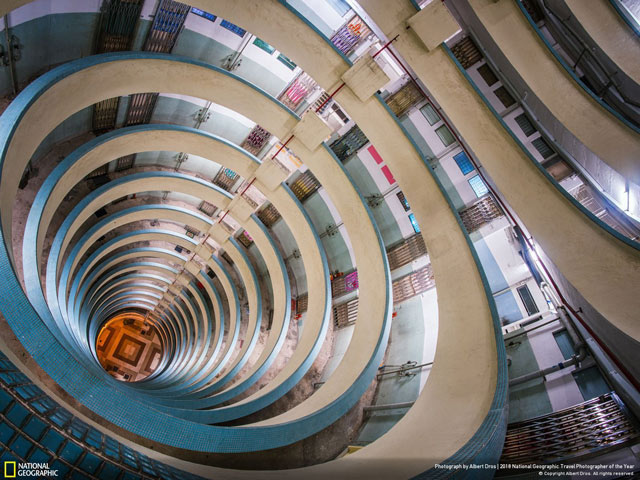 Download a unique set of wallpapers about the landscape provided by National Geographic Picture 20