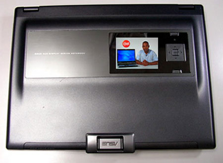 Dual screen laptop 'show off' Picture 4