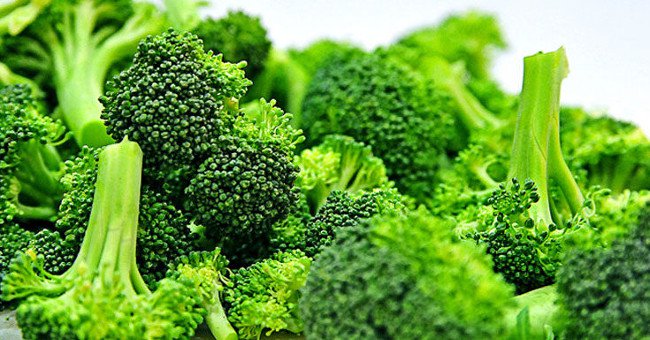 Eating celery, broccoli can improve Triple negative treatment of breast cancer. Picture 1