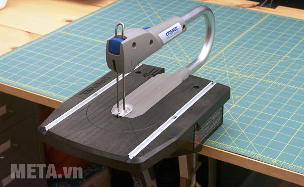 Evaluating Dremel Motosaw table saws Picture 11