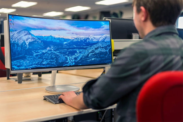 Experience choosing to buy the best computer monitor Picture 1