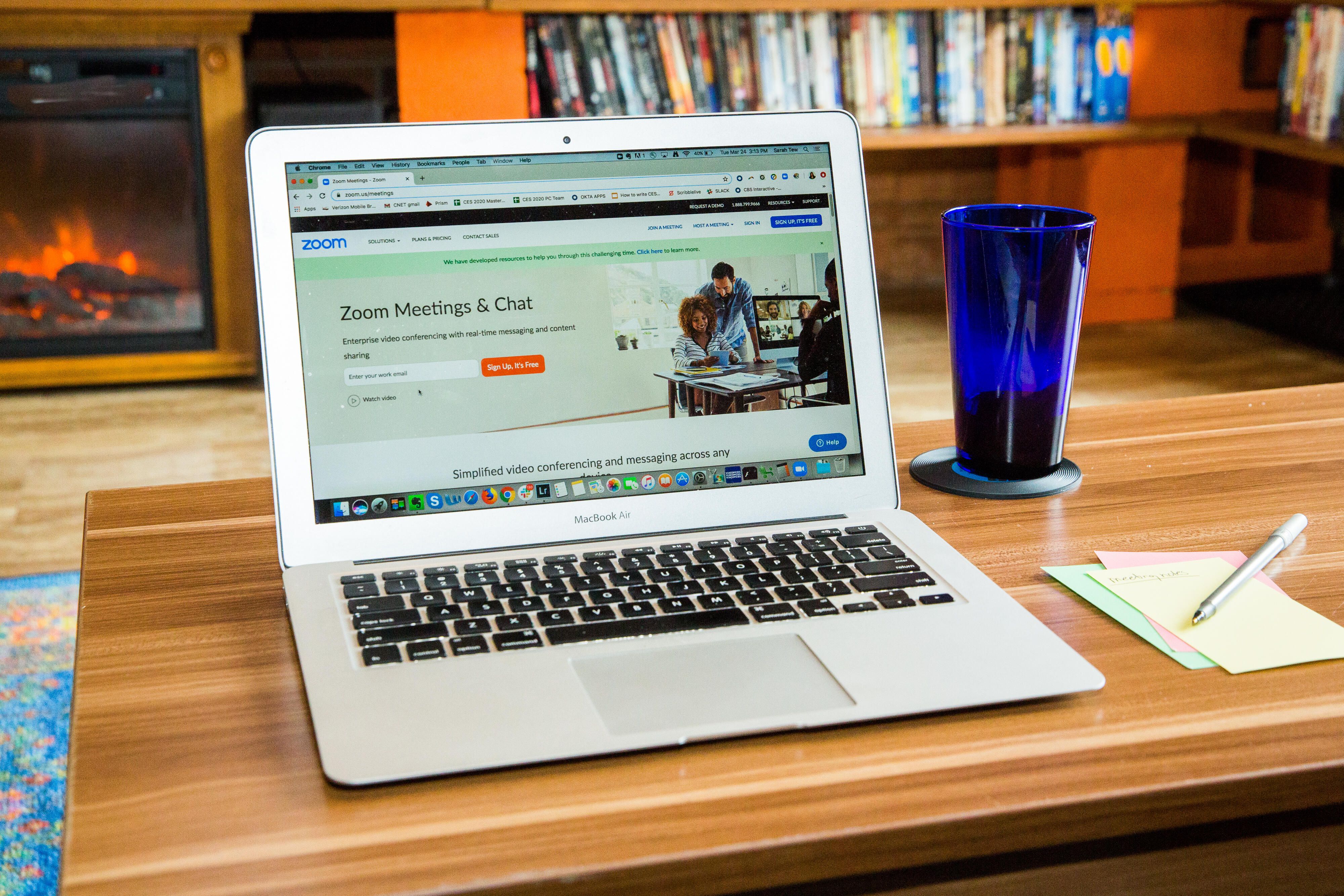 Experts say not to work from bed. Here's how to do it anyway, ergonomically Picture 5