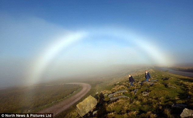 Explain the strange 'ghost rainbow' phenomenon Picture 1