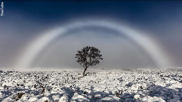 Explain the strange 'ghost rainbow' phenomenon Picture 2