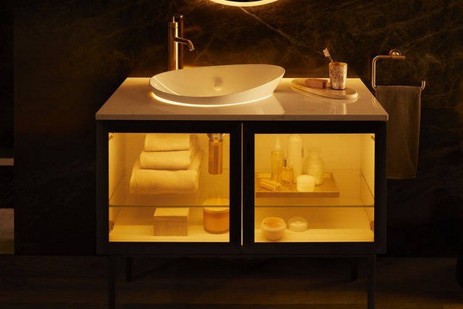 Explore a special high-tech bathroom with the ability to control everything by voice from the toilet to the mirror Picture 7