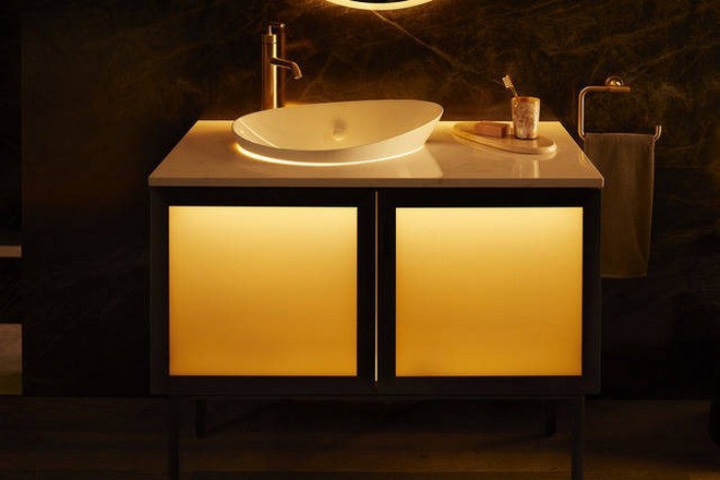 Explore a special high-tech bathroom with the ability to control everything by voice from the toilet to the mirror Picture 8