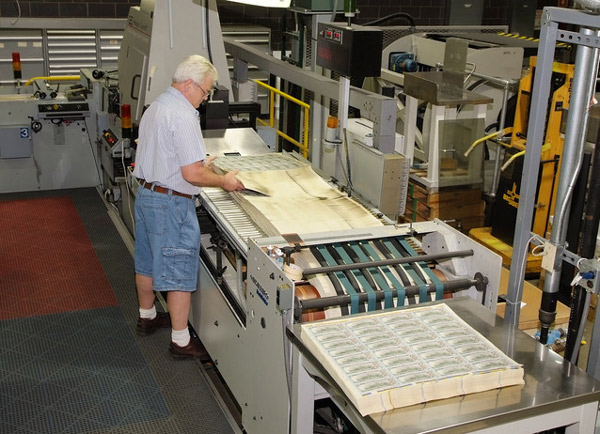 Explore inside money printing plants of countries around the world Picture 4