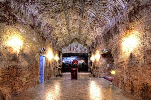 Explore the unique underground town, inhabited by 3500 people in Australia Picture 9