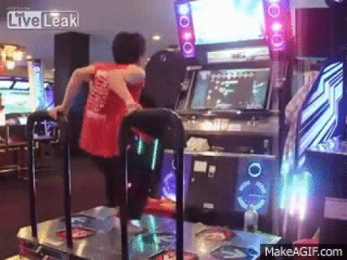 Eyes round with 13 displays showing the pinnacle of electronic players Picture 3