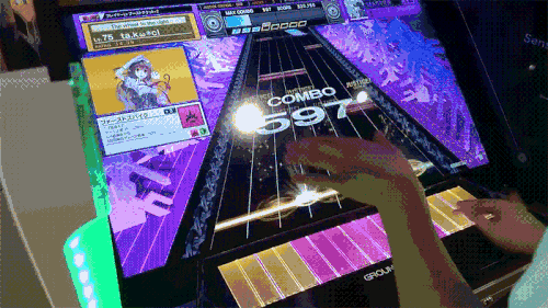 Eyes round with 13 displays showing the pinnacle of electronic players Picture 7